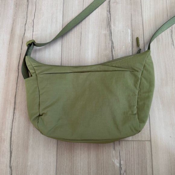 Lululemon Sling Bag - Picture 2 of 4